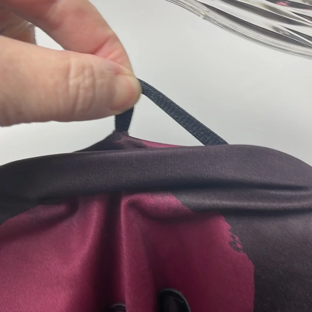 Lululemon All Sport Crop
Back Spin Stroke Dashing Purple Black size 4 - Picture 7 of 9